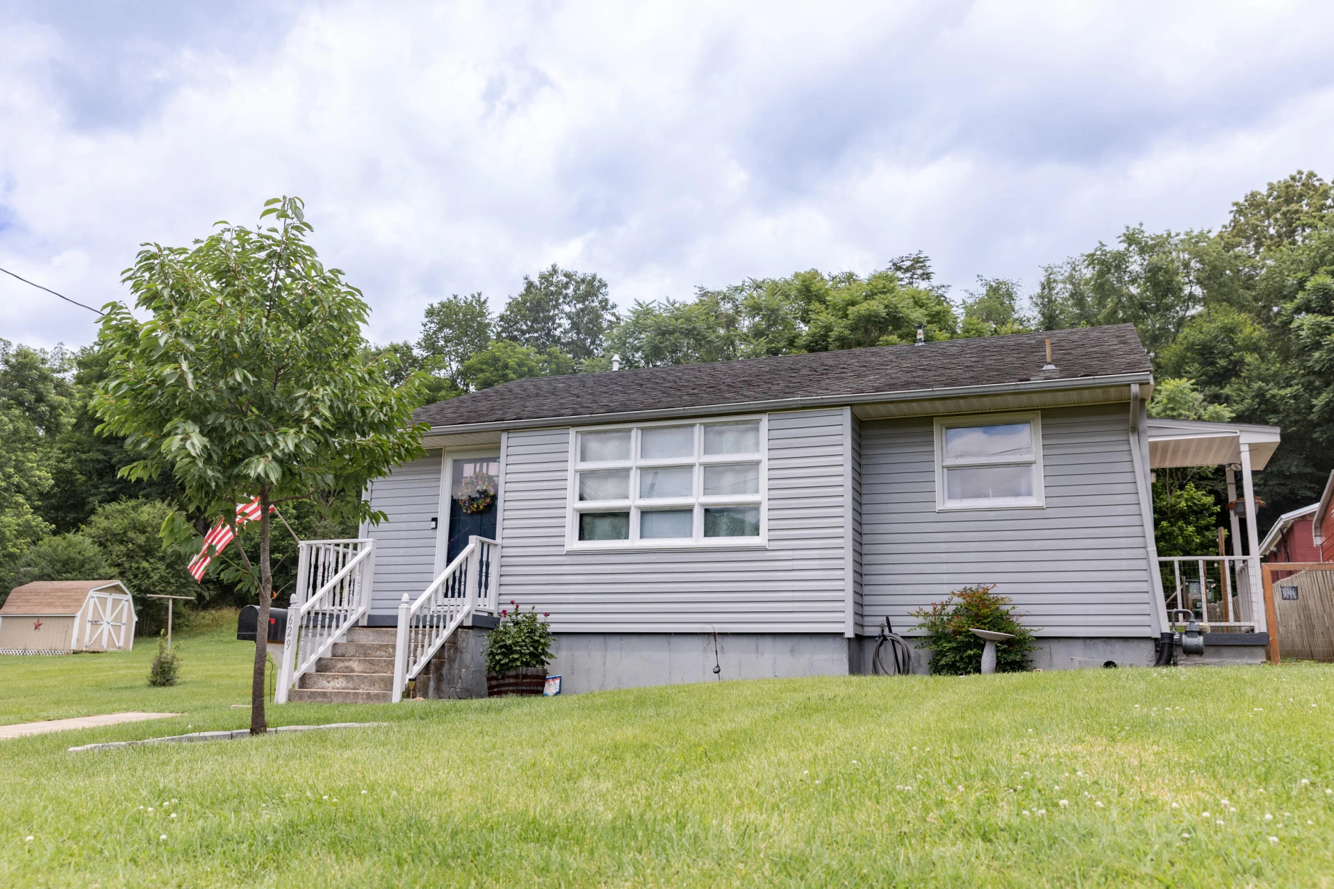 629 Orchard Ave - Photo 3