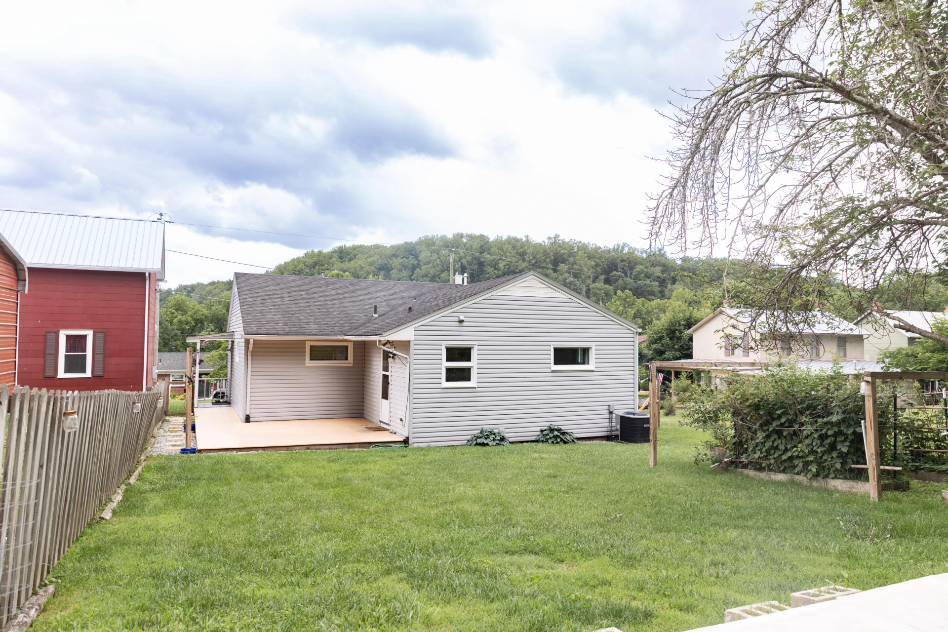 629 Orchard Ave - Photo 4