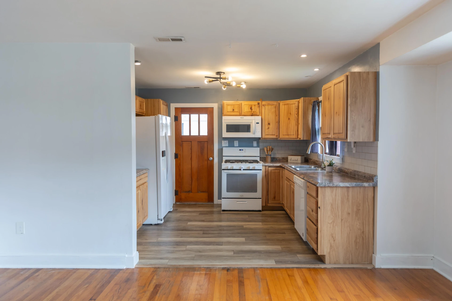 629 Orchard Ave - Photo 6