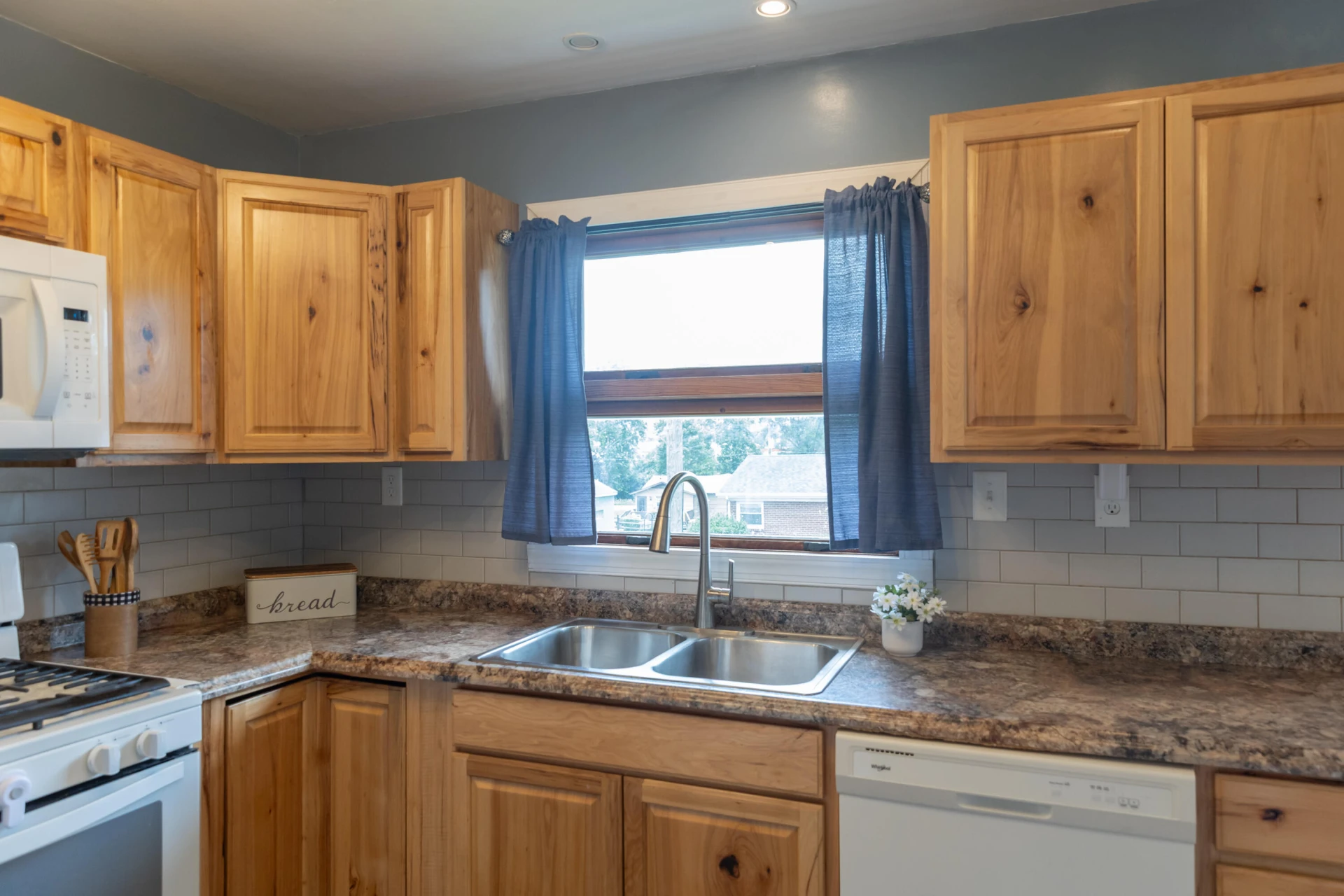 629 Orchard Ave - Photo 8
