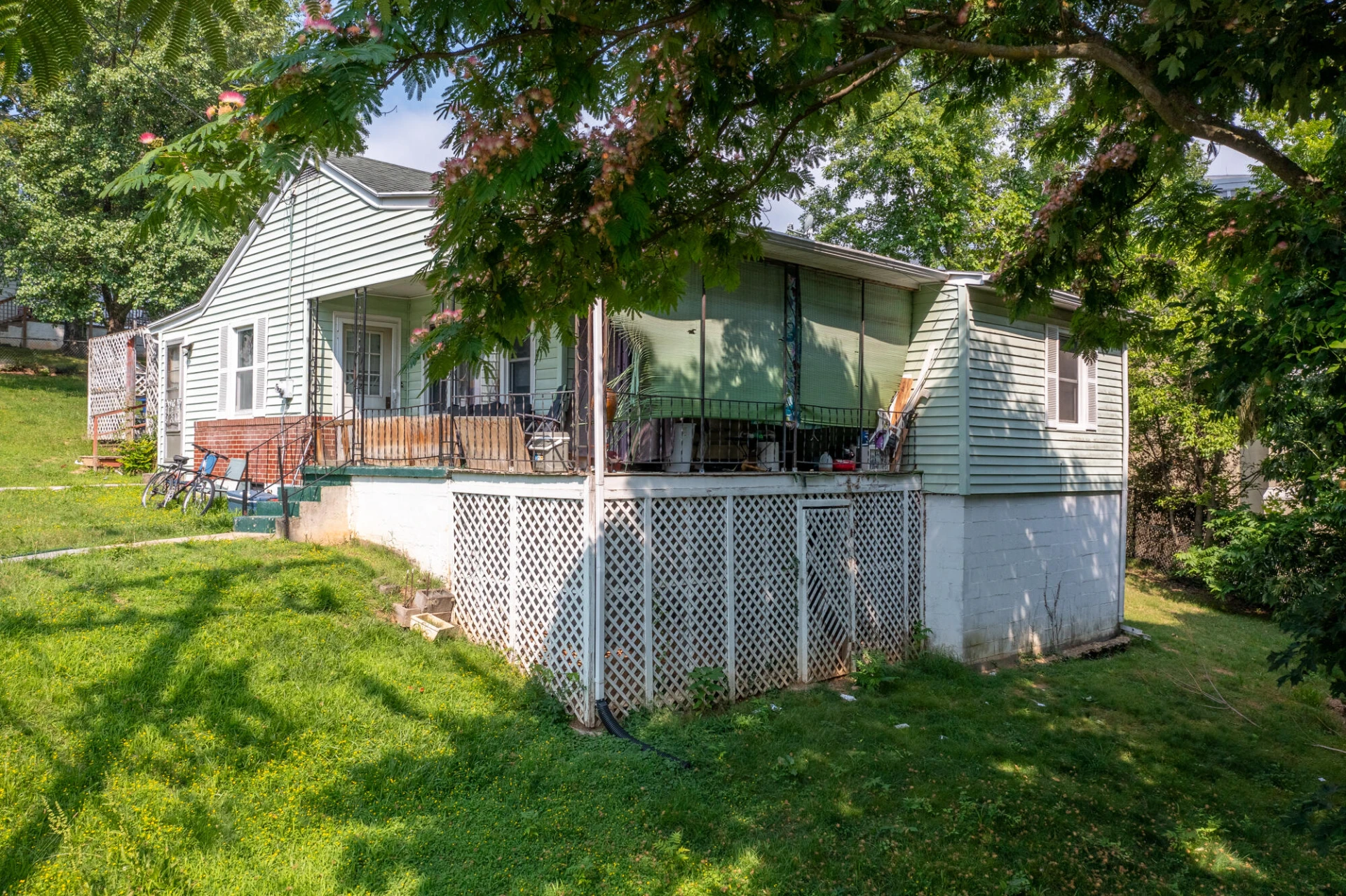 224 N Randolph St - Photo 3