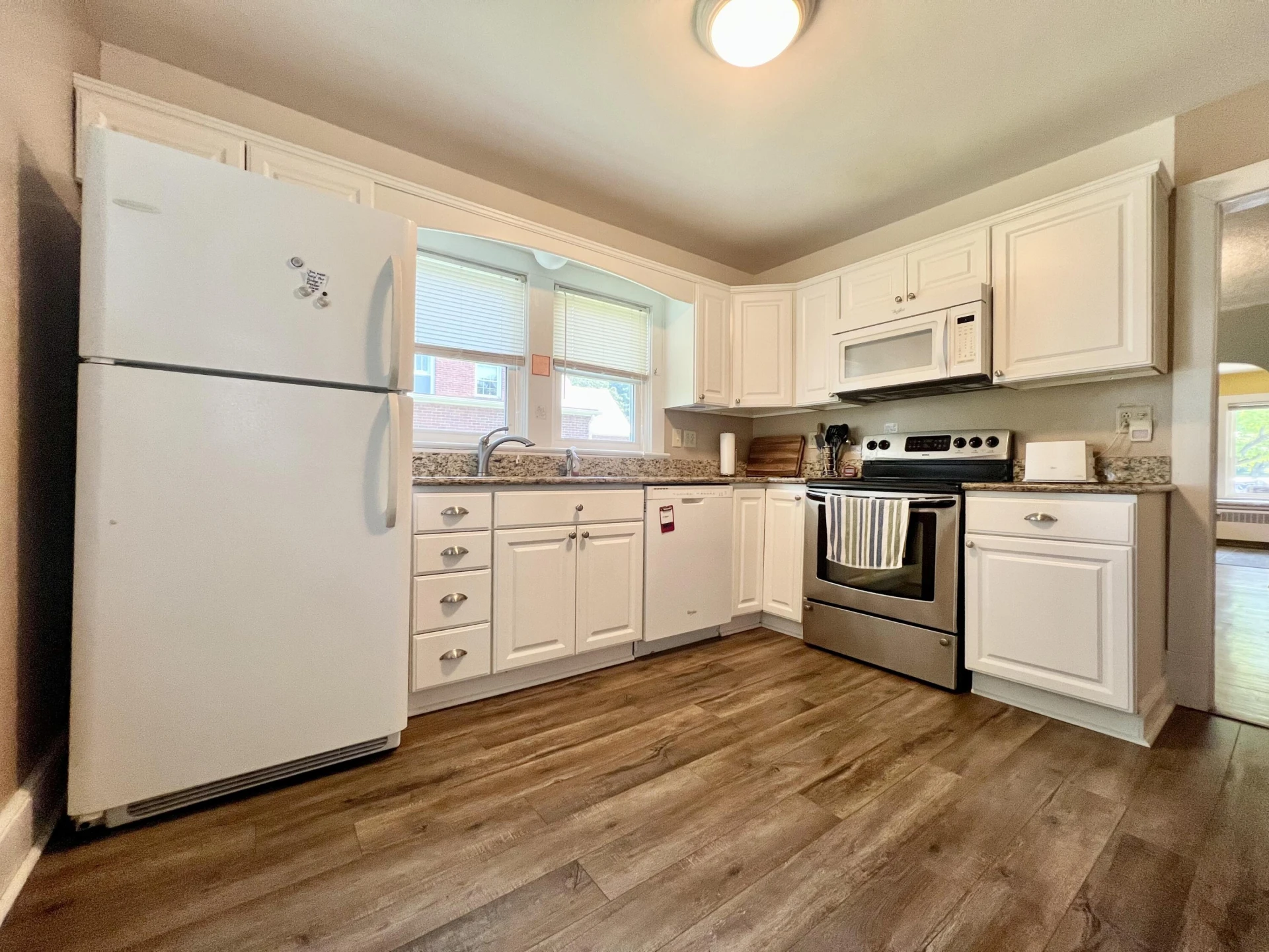 2445 Chestnut Ave - Photo 16