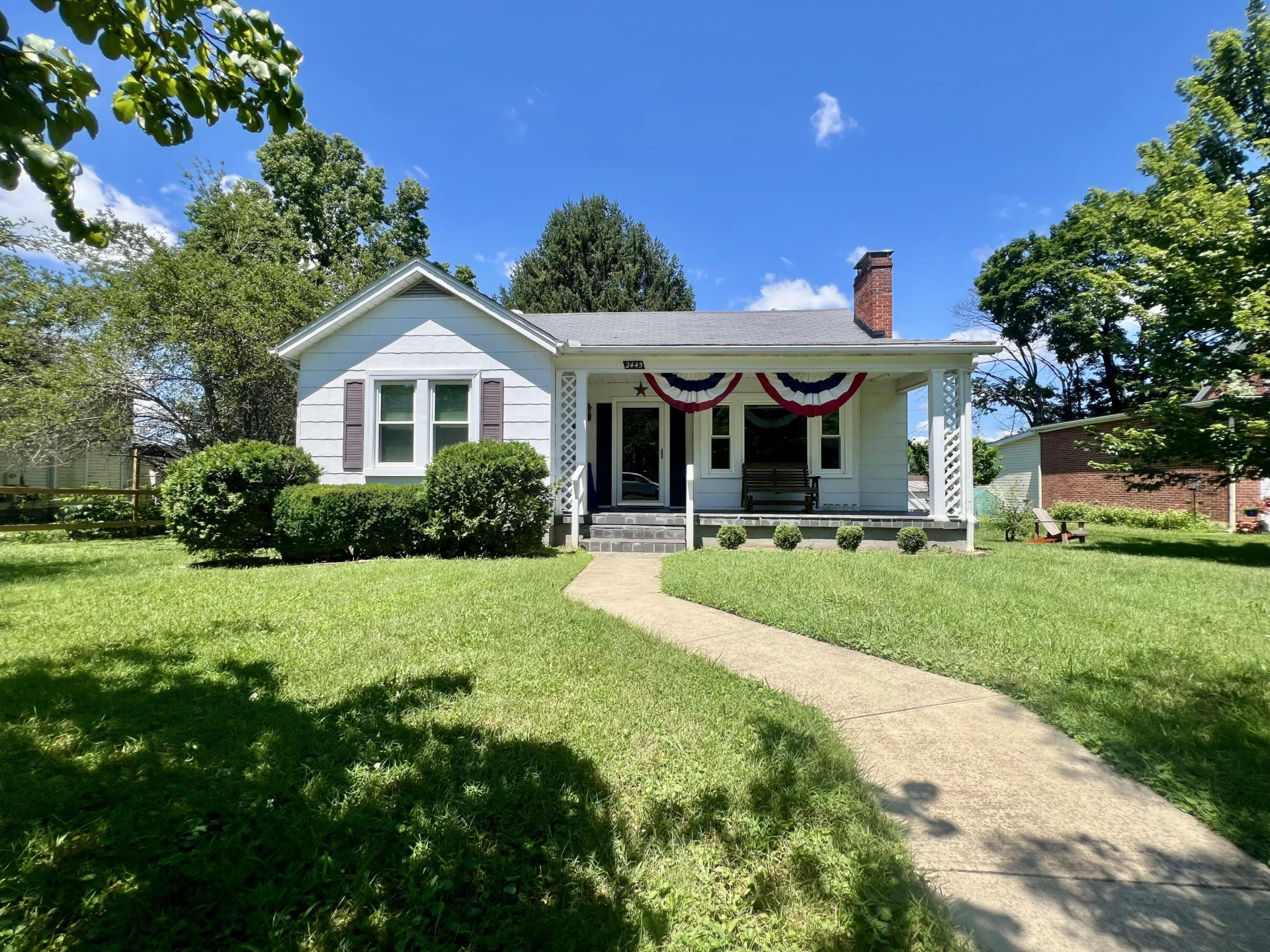2445 Chestnut Ave - Photo 4