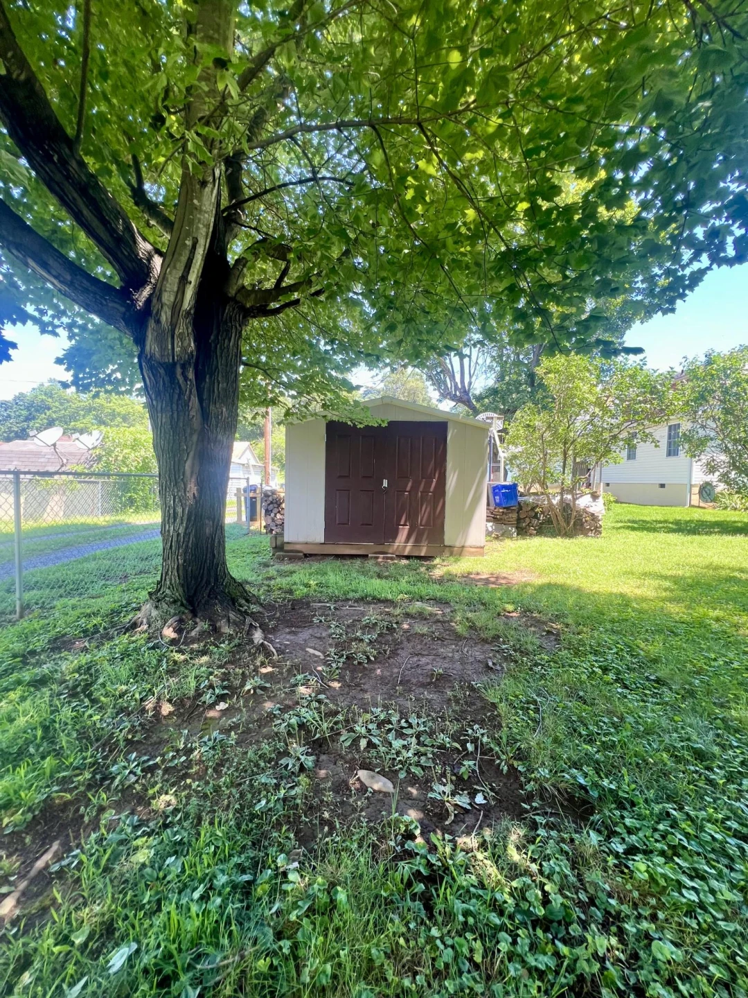 2445 Chestnut Ave - Photo 43