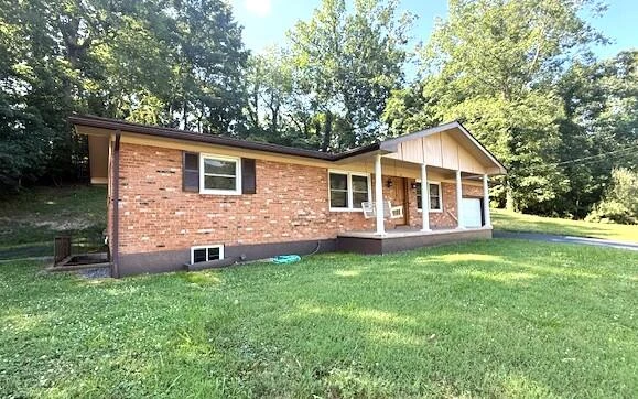 201 Clearwater Dr