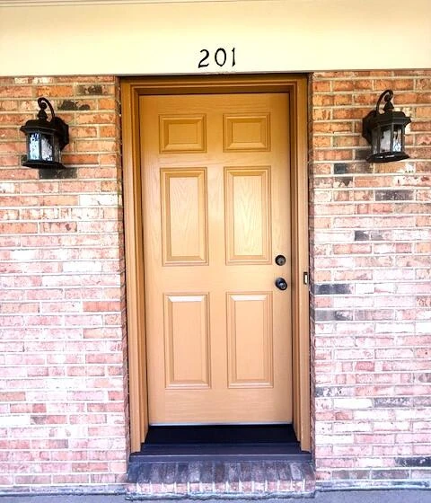 201 Clearwater Dr - Photo 2