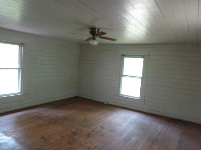 9339 Cowpasture River Rd - Photo 16