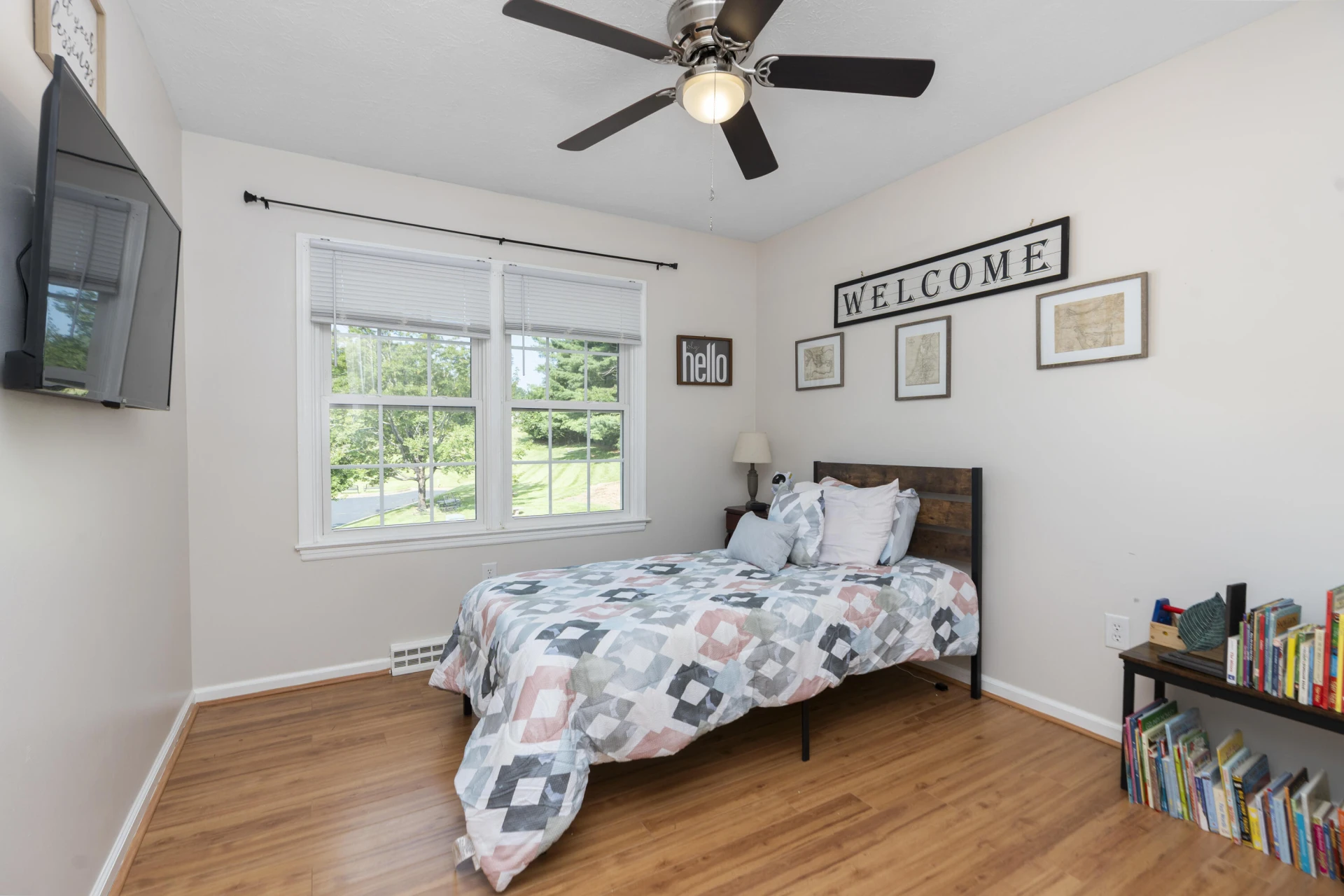 108 Essex Dr - Photo 16
