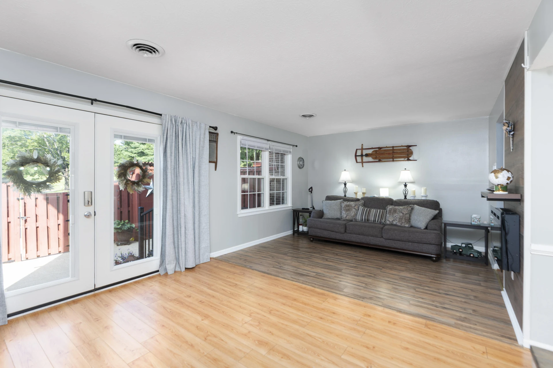 108 Essex Dr - Photo 4