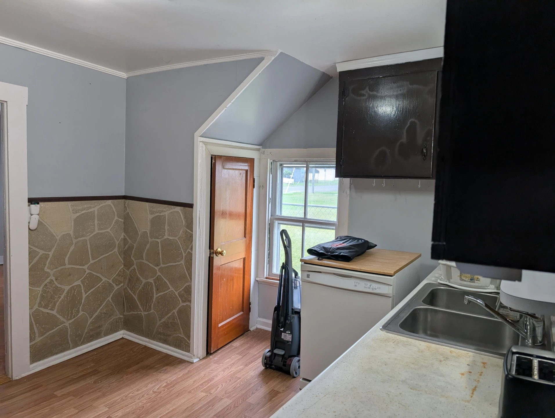 2440 Ivy Ave - Photo 3