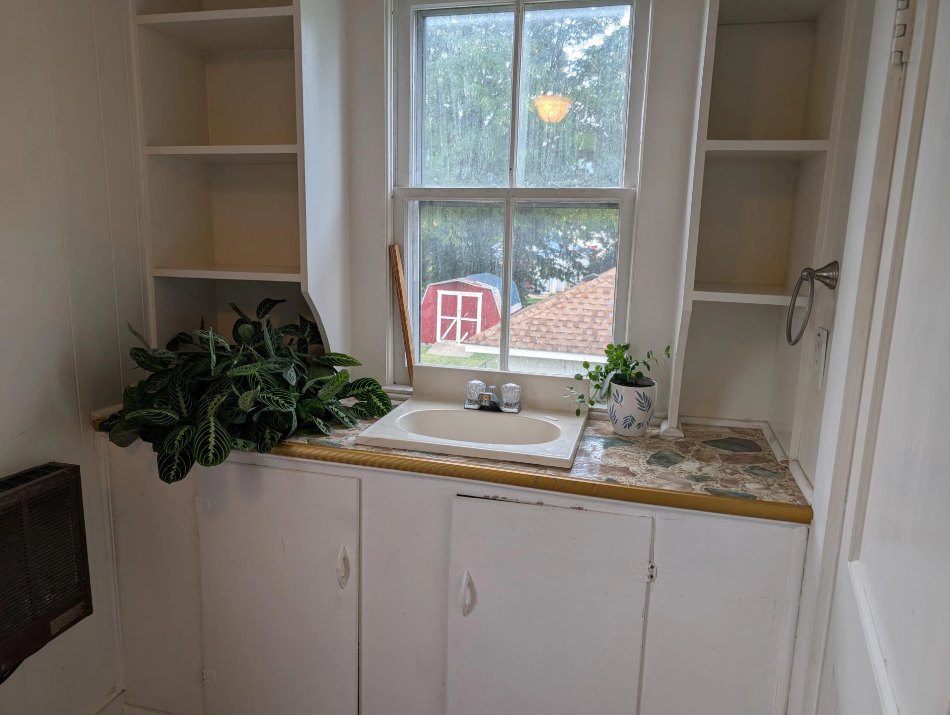 2440 Ivy Ave - Photo 8