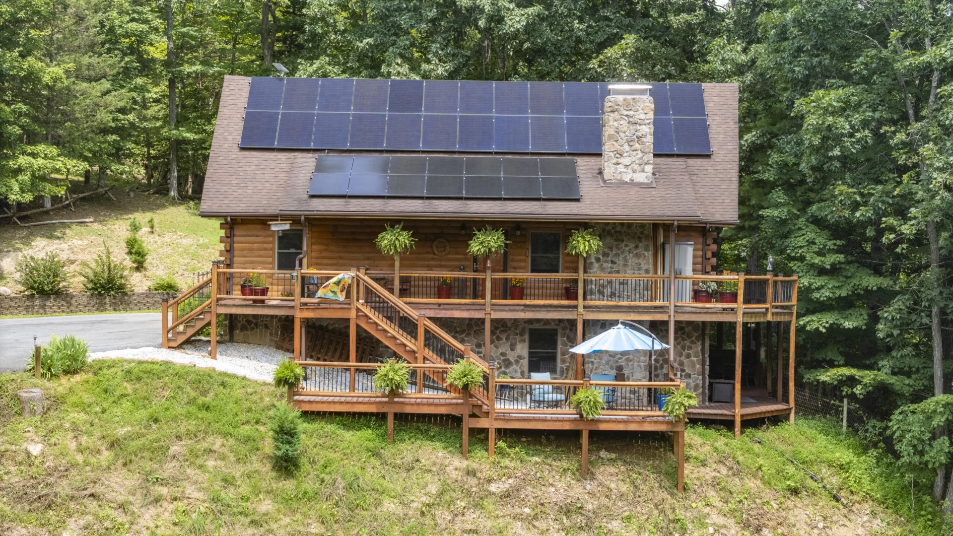 440 Hollow Ln - Photo 2