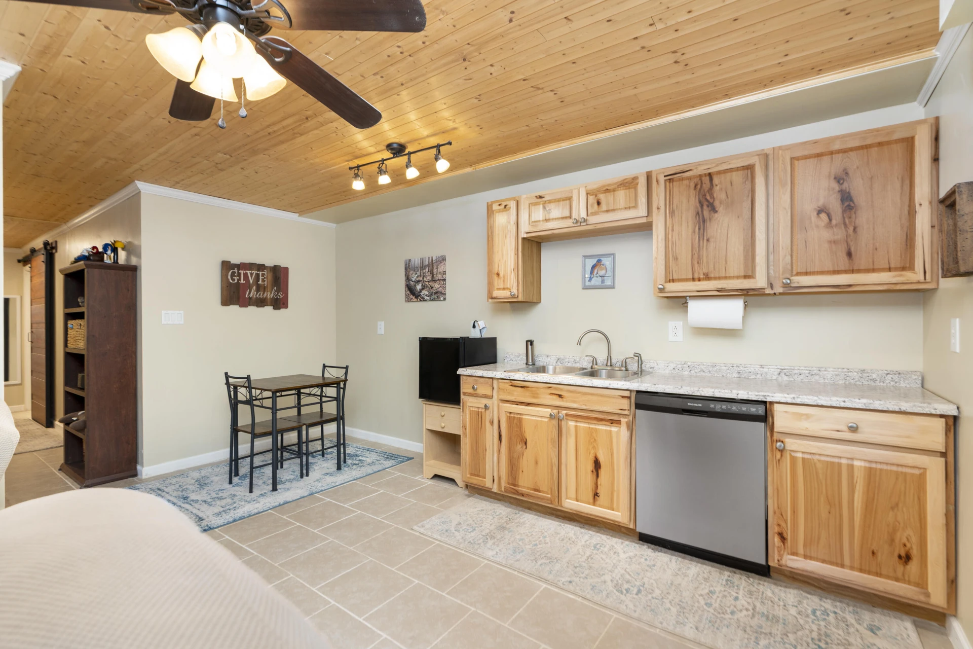 440 Hollow Ln - Photo 42