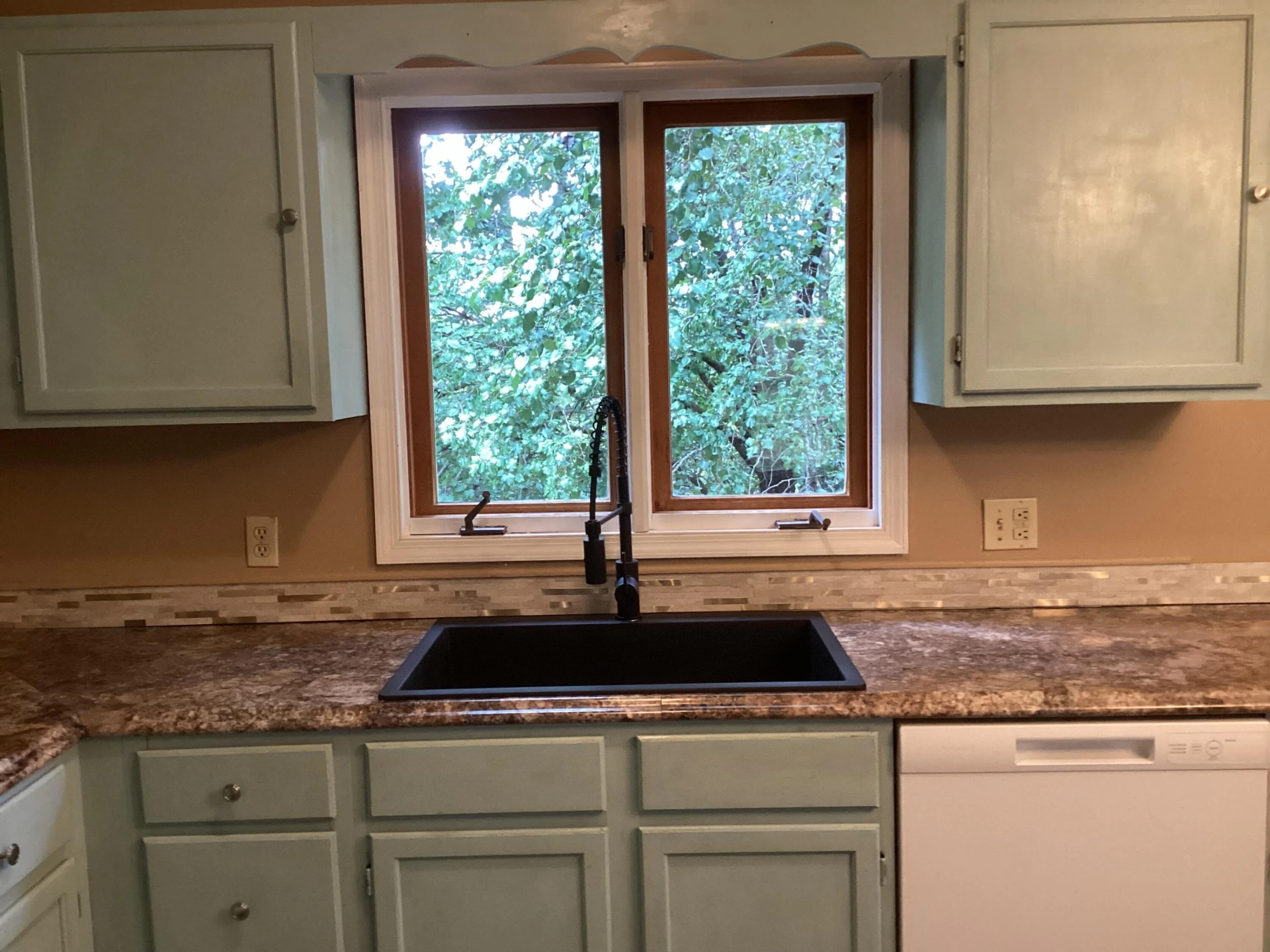 1735 Pine Ave - Photo 3