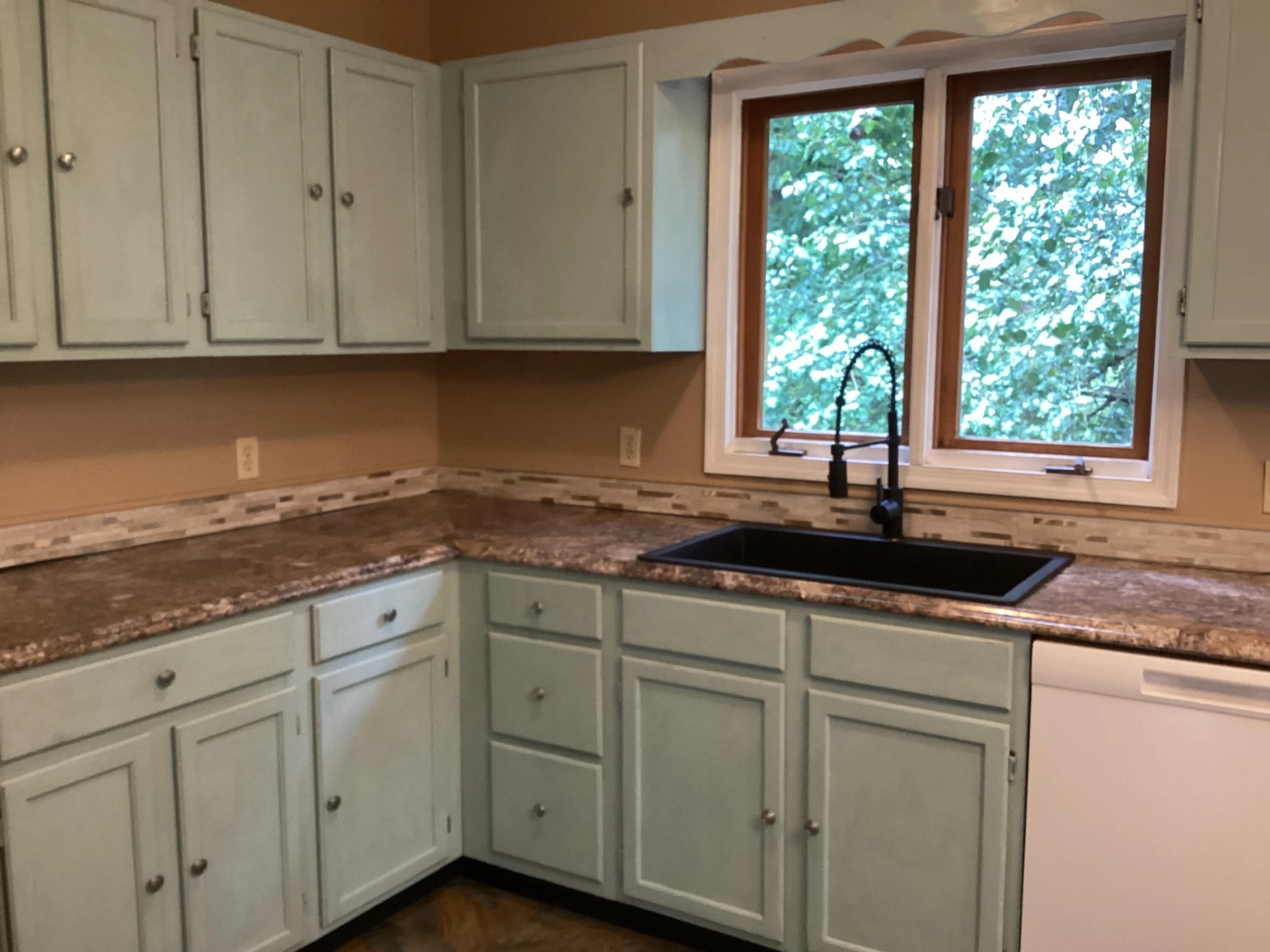 1735 Pine Ave - Photo 5