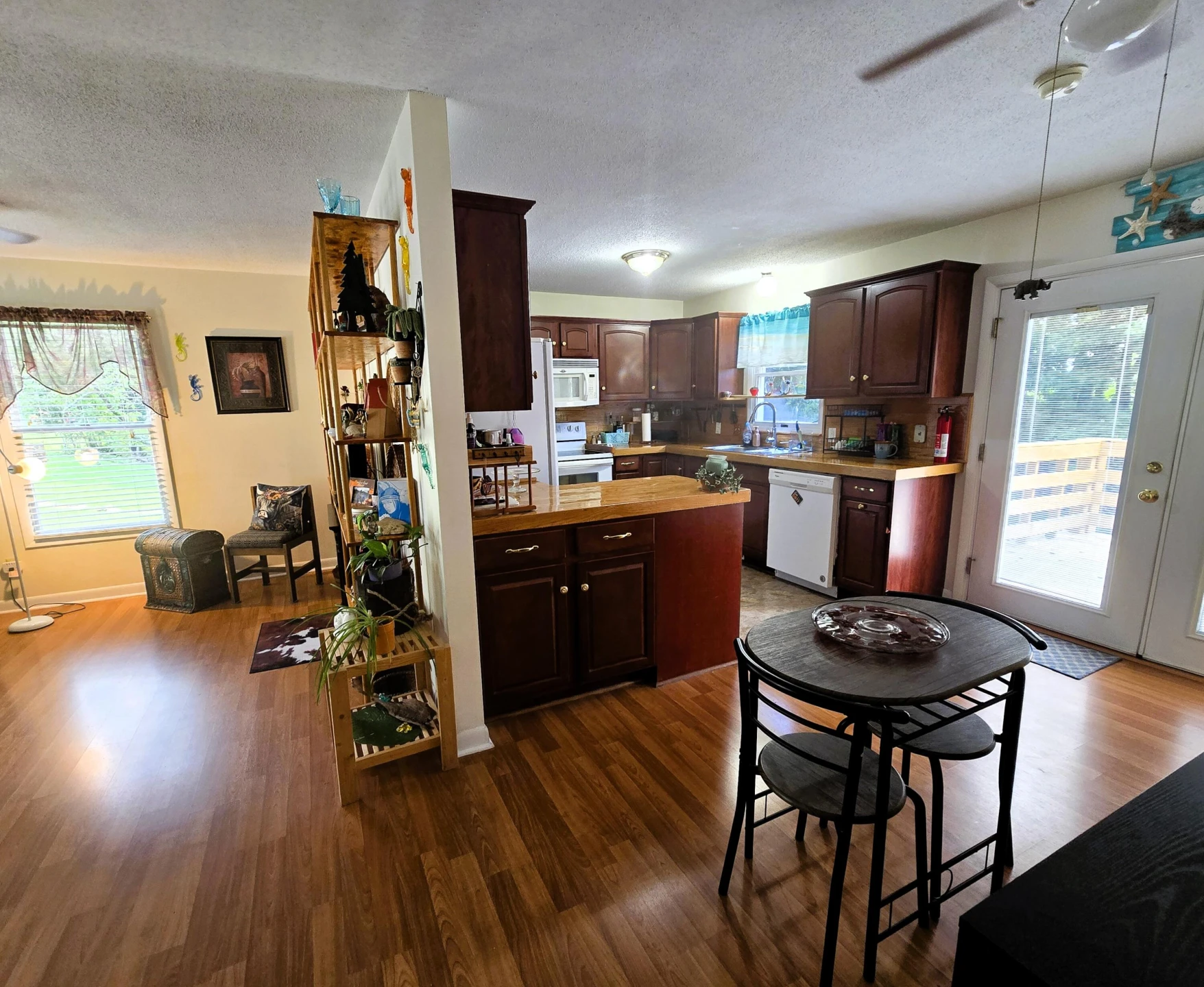 1635 Pine Ave - Photo 10