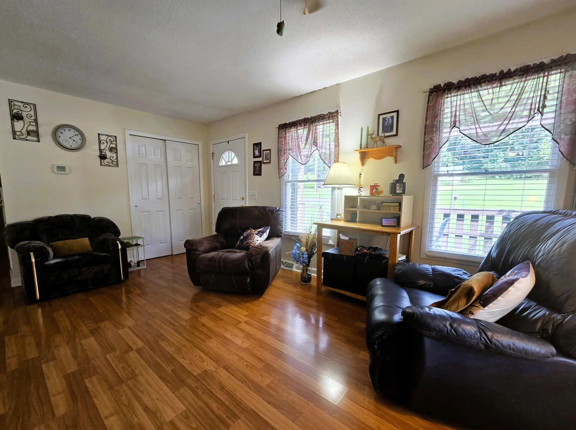 1635 Pine Ave - Photo 5