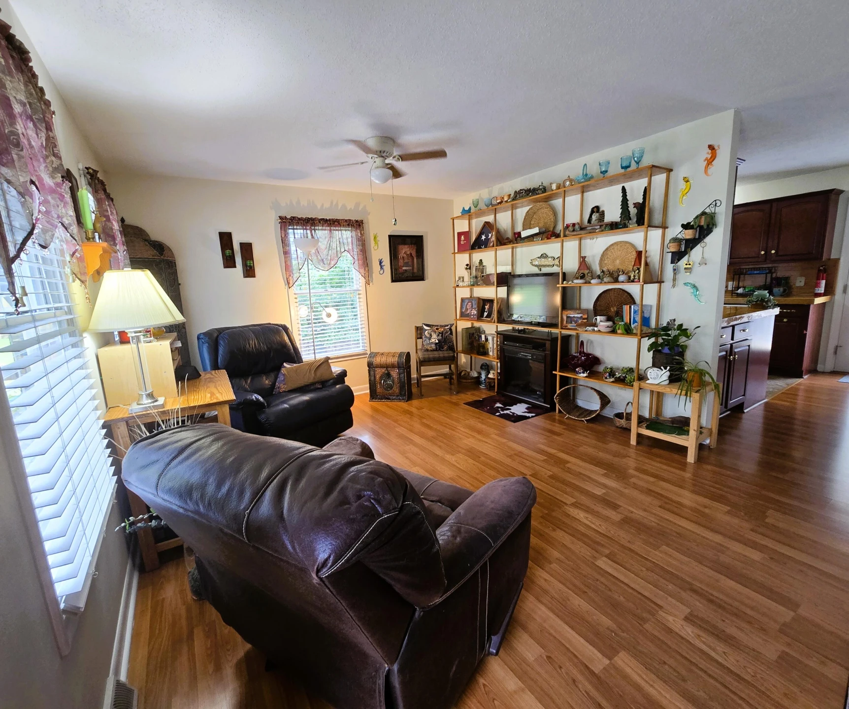 1635 Pine Ave - Photo 6