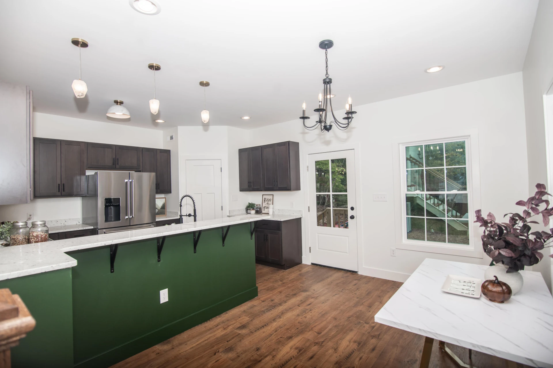 2444 Laurel Ave - Photo 17
