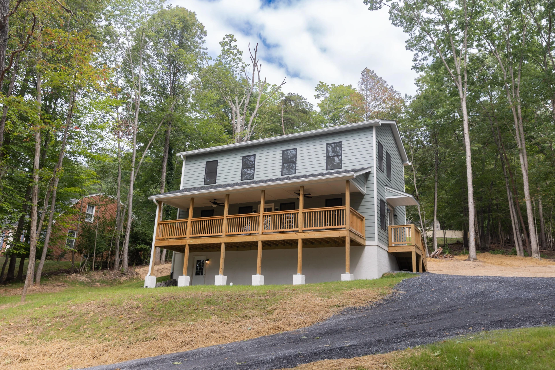 2444 Laurel Ave - Photo 2