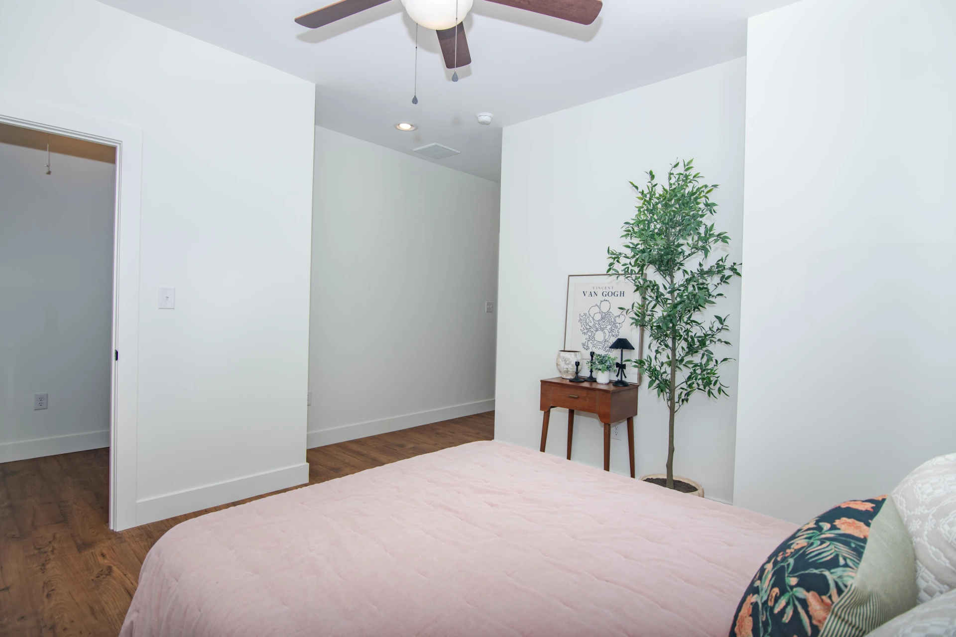 2444 Laurel Ave - Photo 31