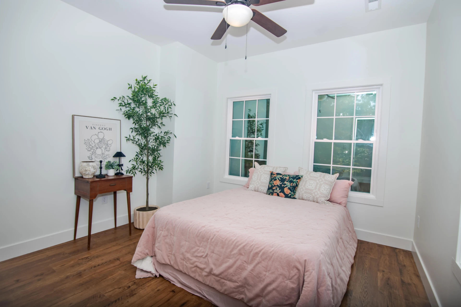 2444 Laurel Ave - Photo 32