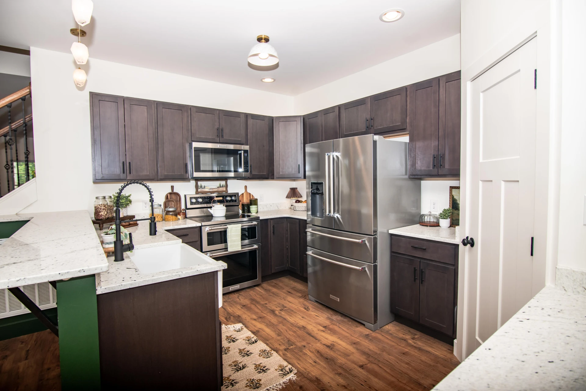 2444 Laurel Ave - Photo 7