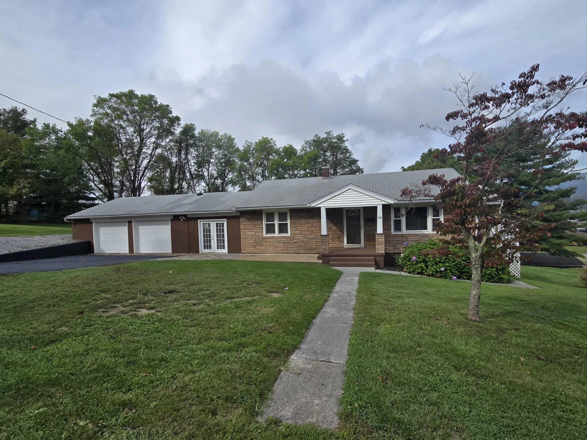 728 N Augusta Ave