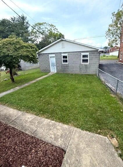 226 E Oak St - Photo 18