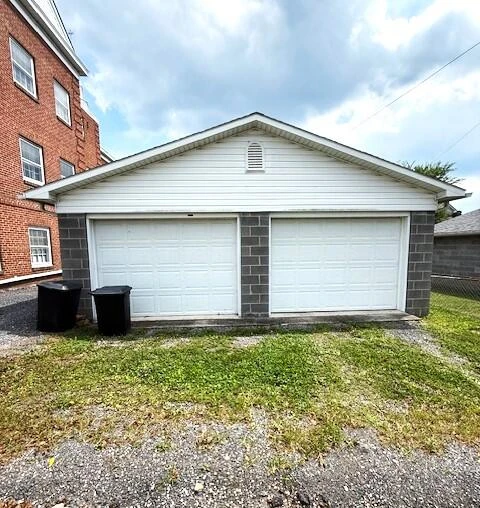 226 E Oak St - Photo 19