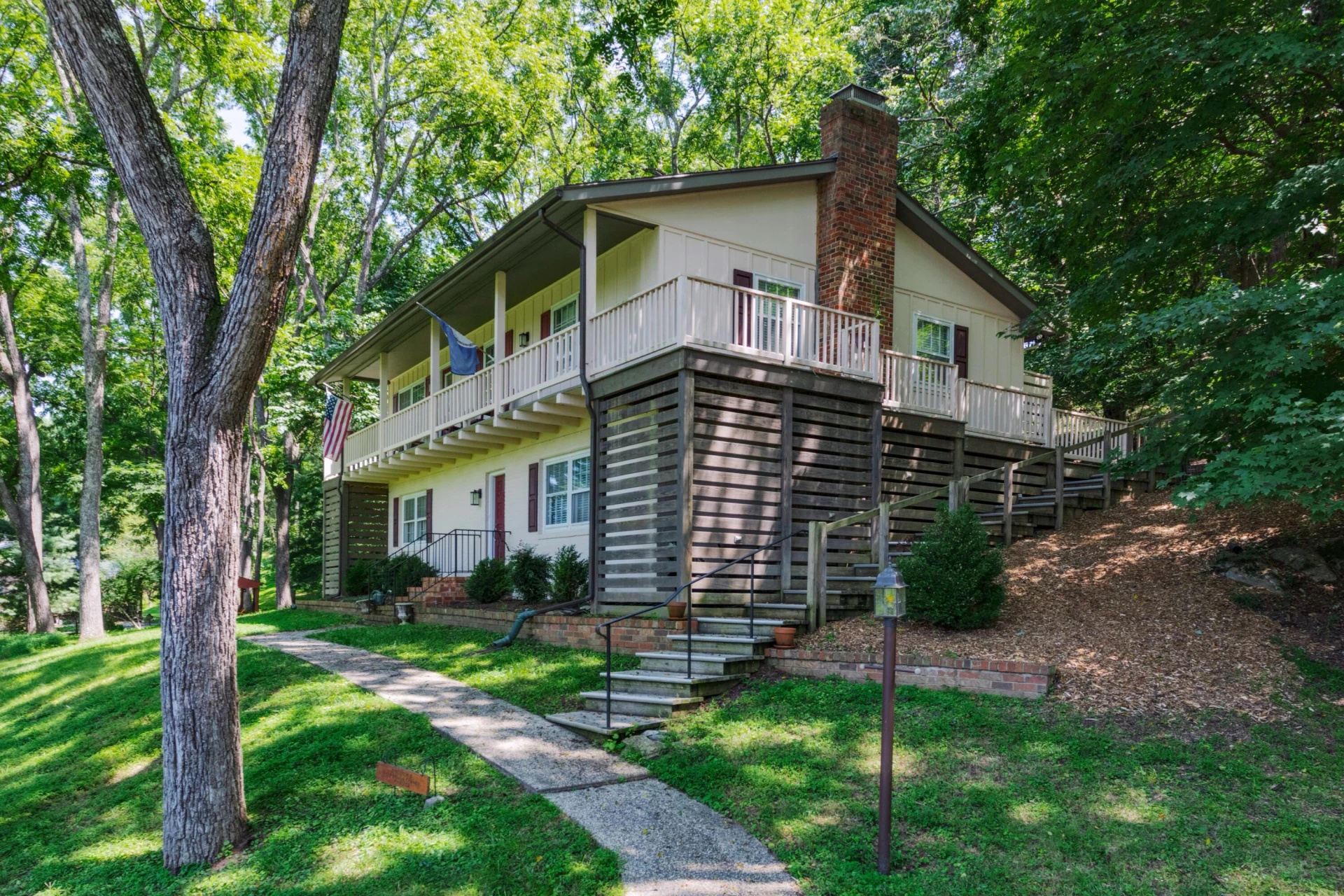 110 McCormick St - Photo 3