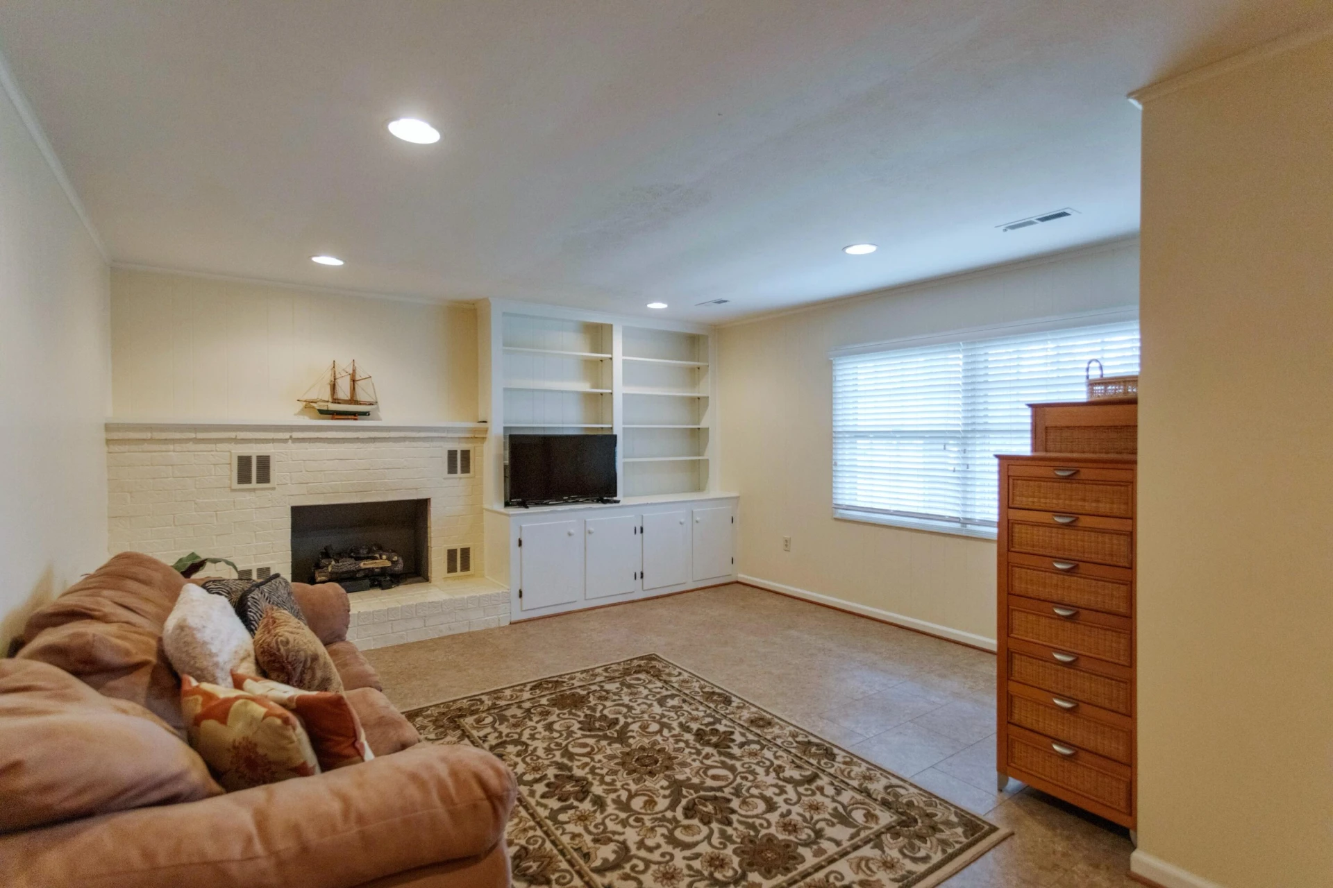 110 McCormick St - Photo 34