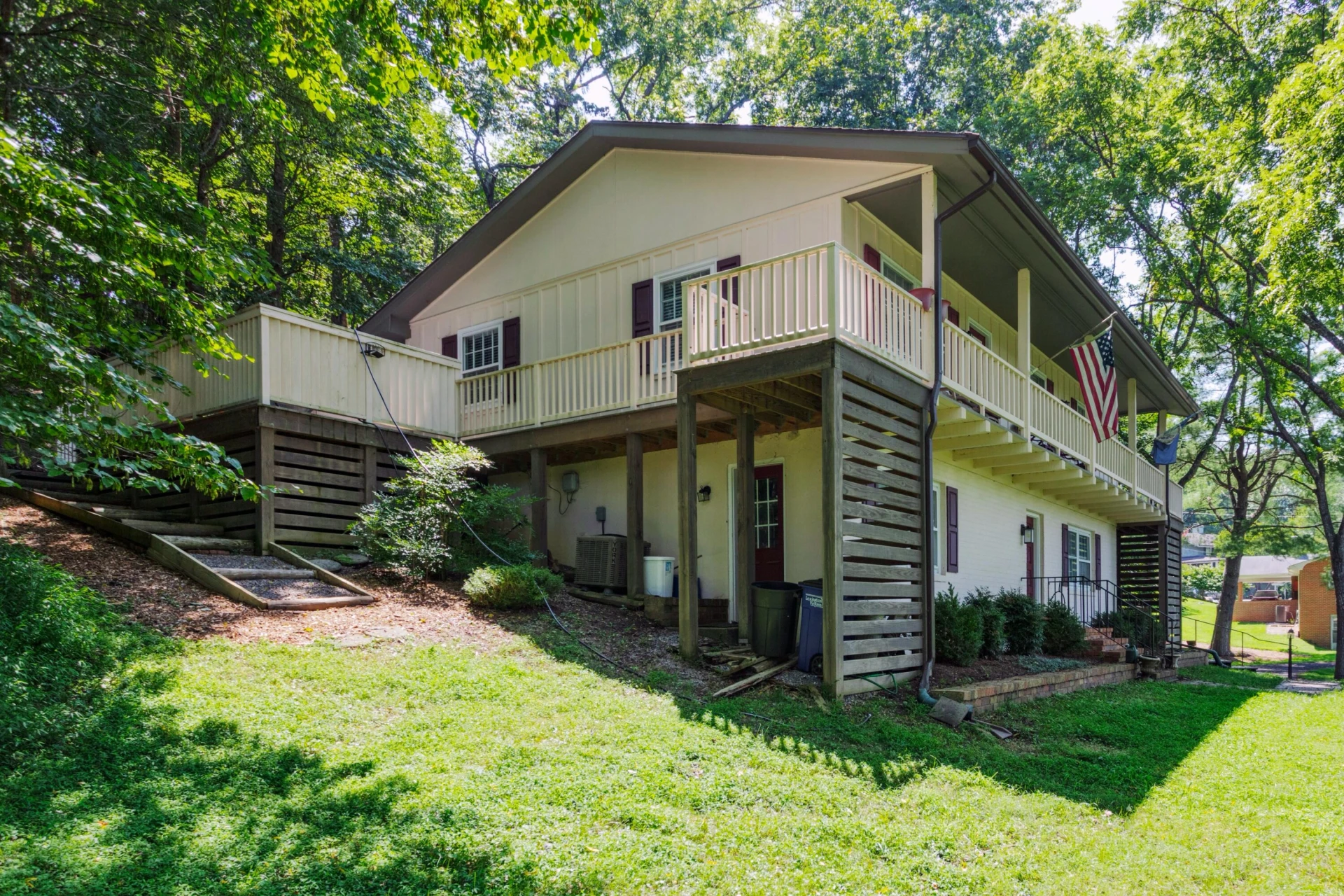 110 McCormick St - Photo 4