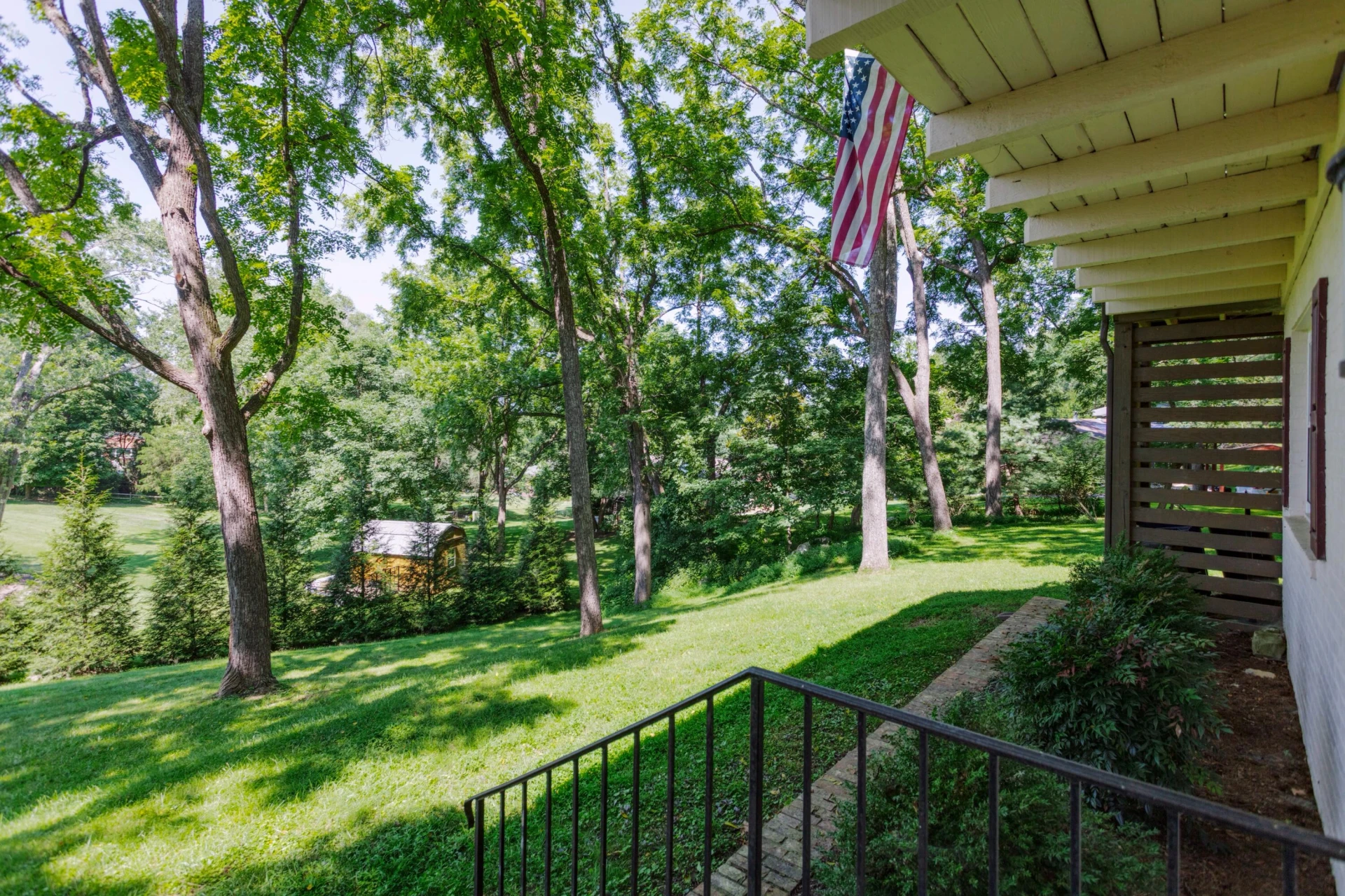 110 McCormick St - Photo 44