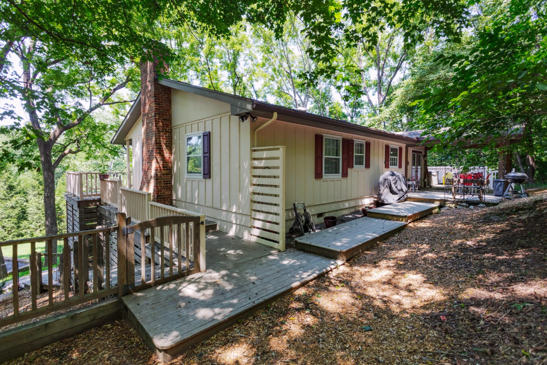 110 McCormick St - Photo 6