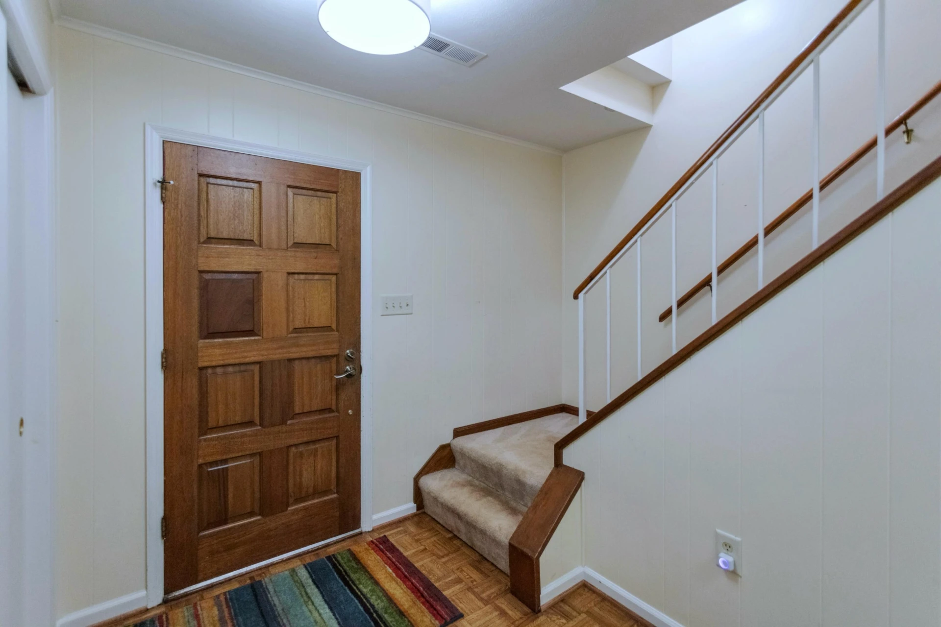 110 McCormick St - Photo 8