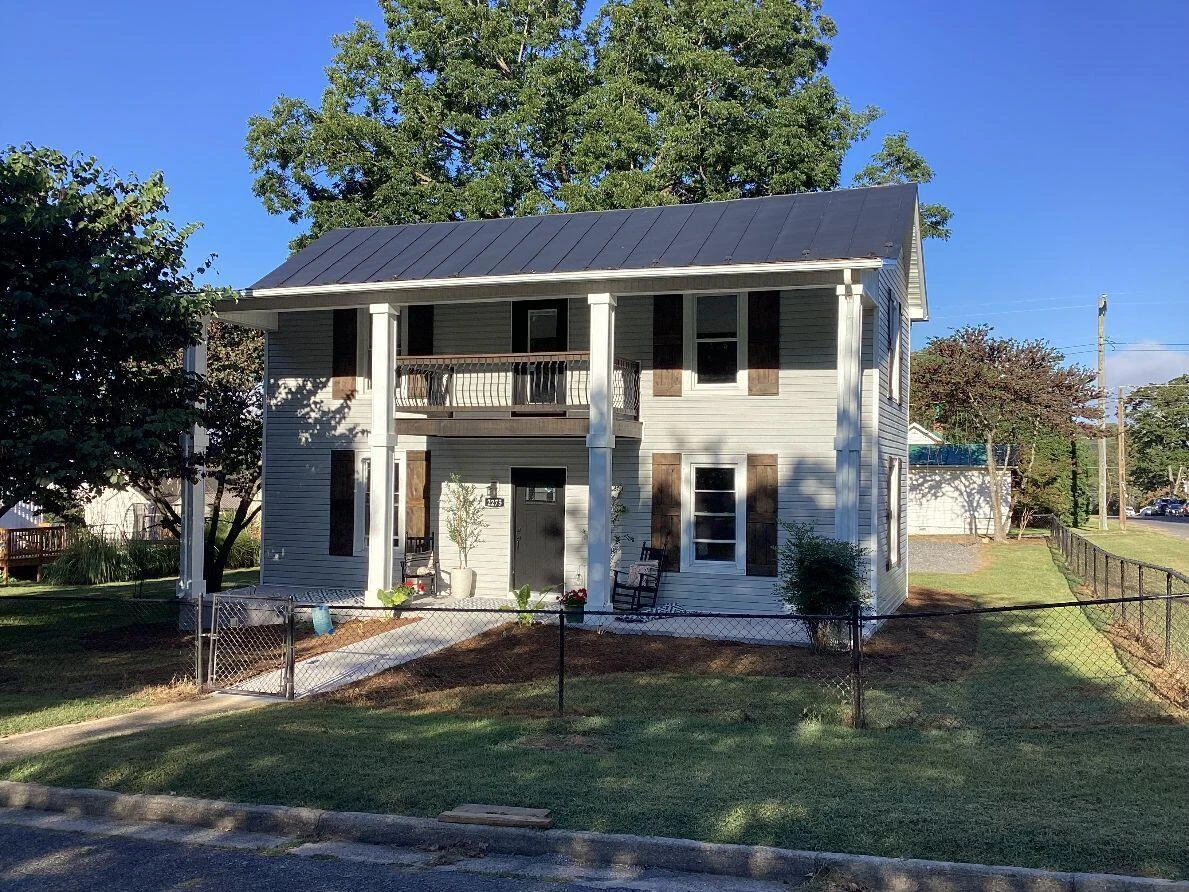 2275 Cedar Ave - Photo 2