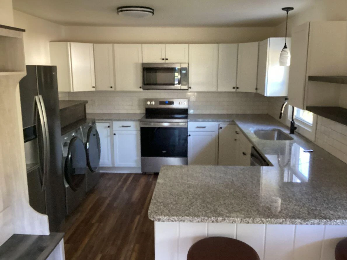 2275 Cedar Ave - Photo 4
