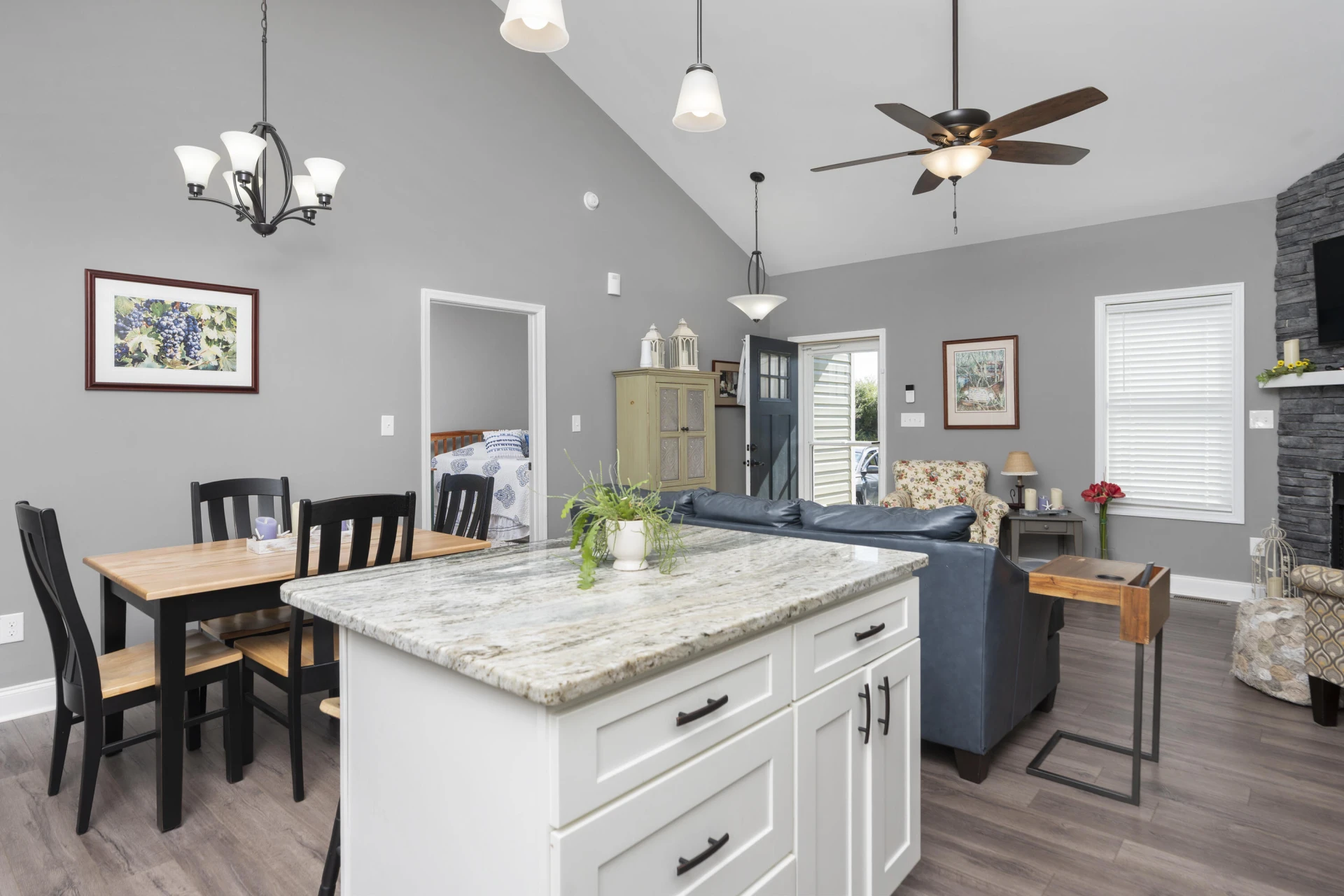 290 Thoroughbred Cir - Photo 11