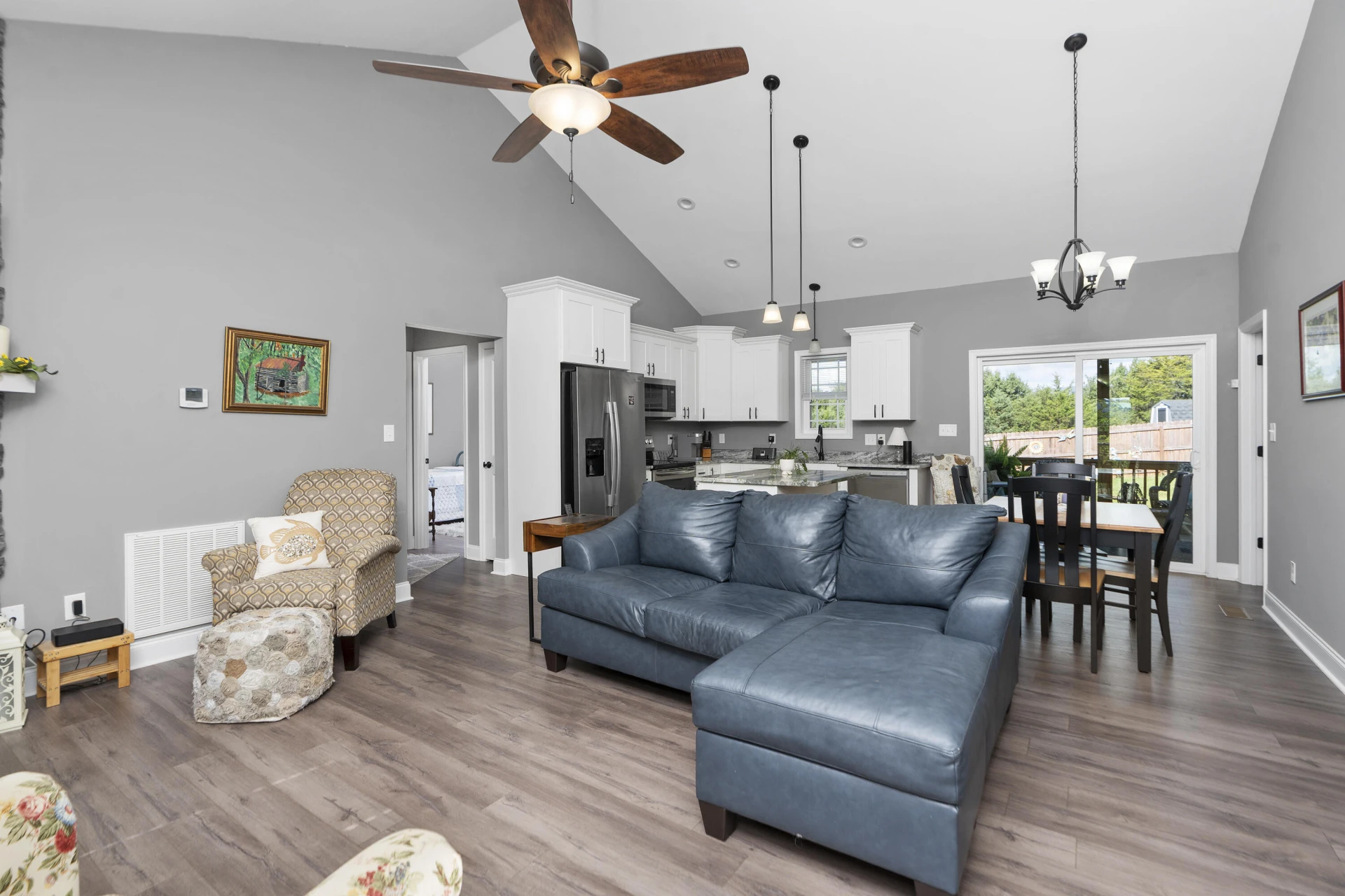 290 Thoroughbred Cir - Photo 4