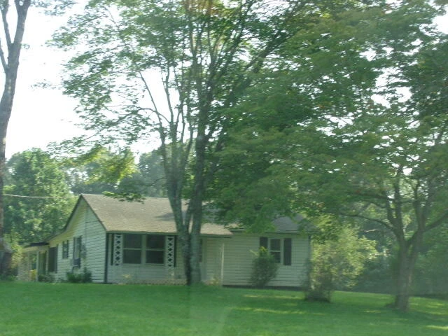 1194 Buttercup Ln