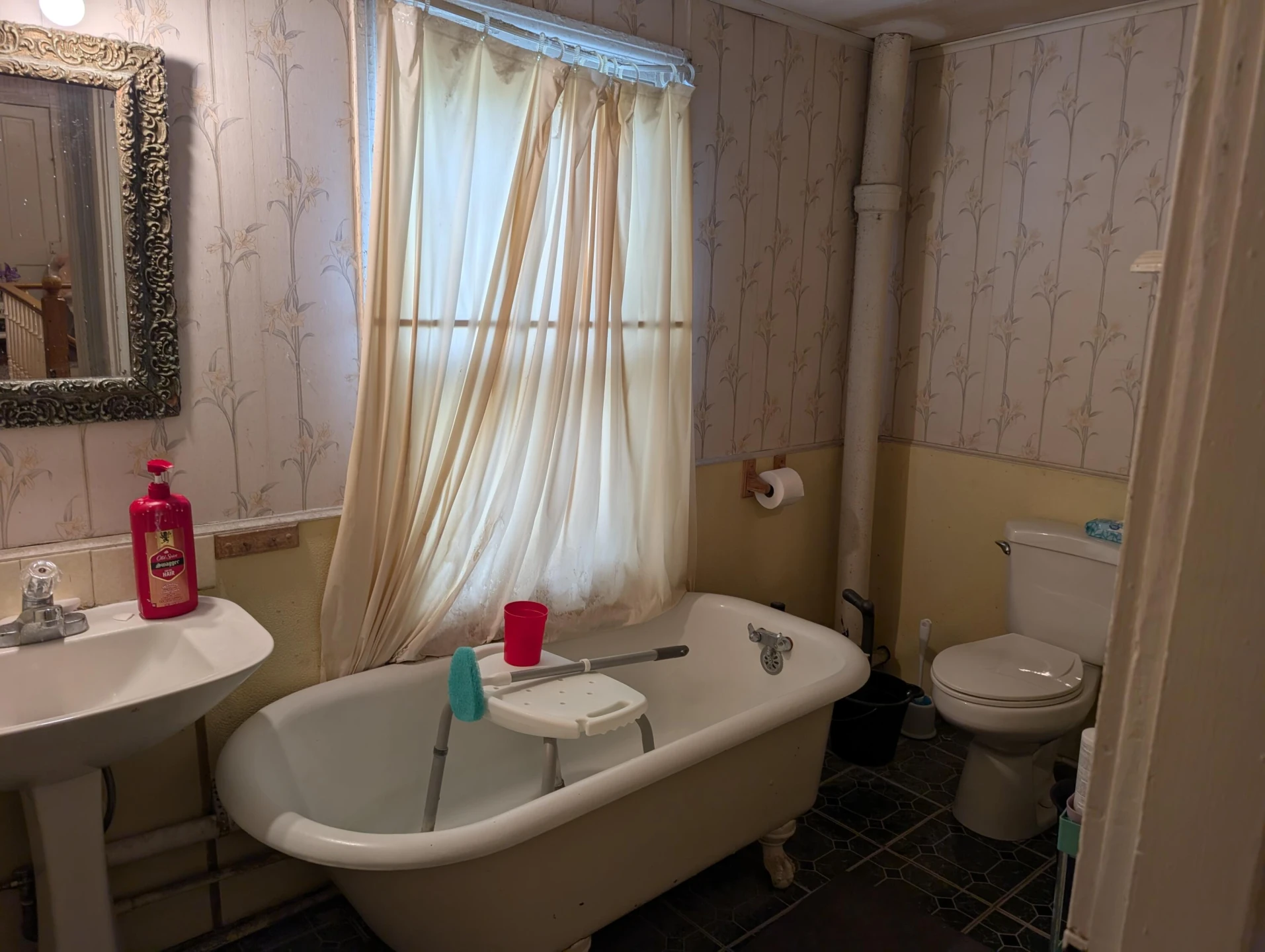 607 E 21 st St - Photo 8