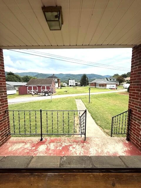 220 W Park St - Photo 2