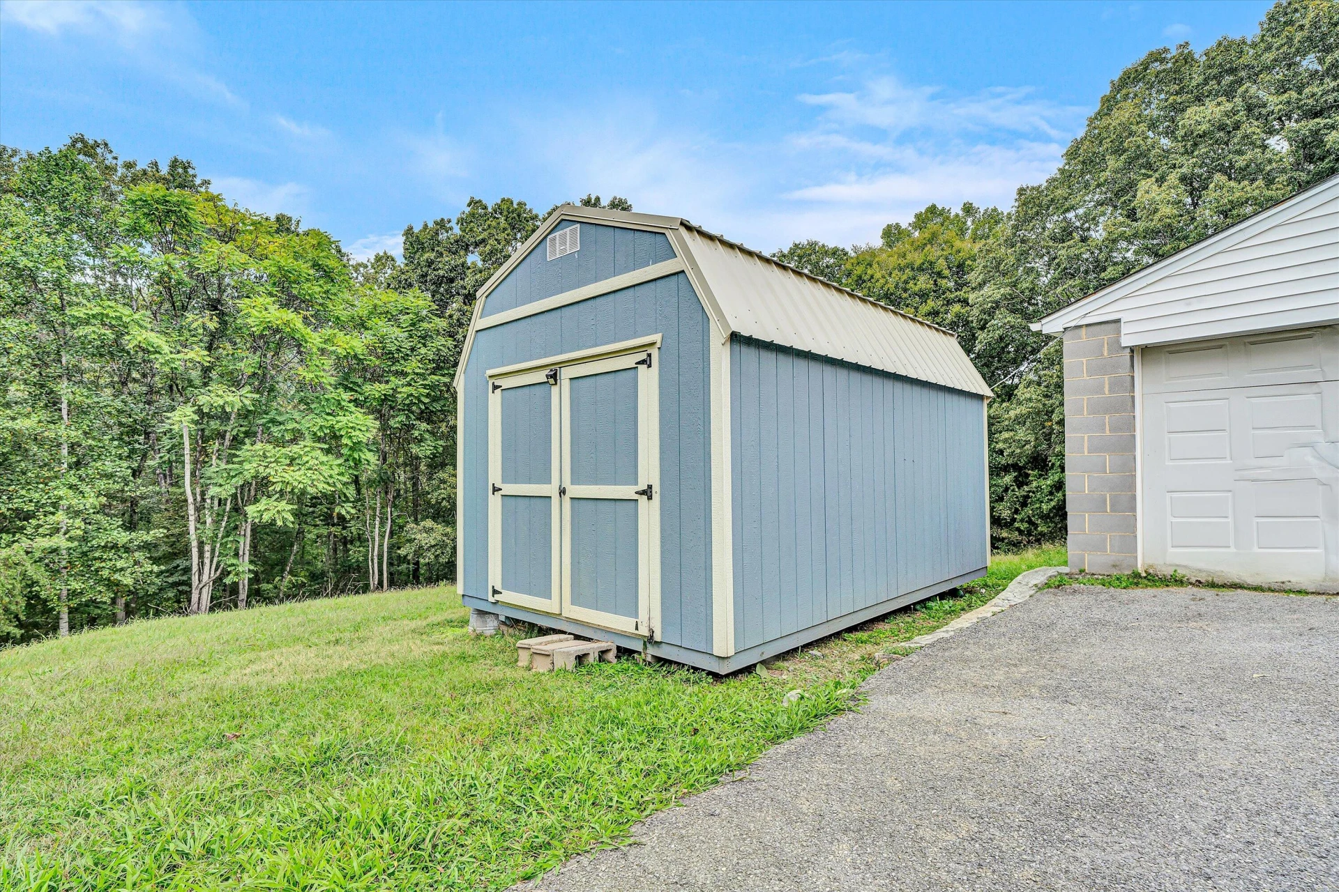 748 Shafer Ln - Photo 36