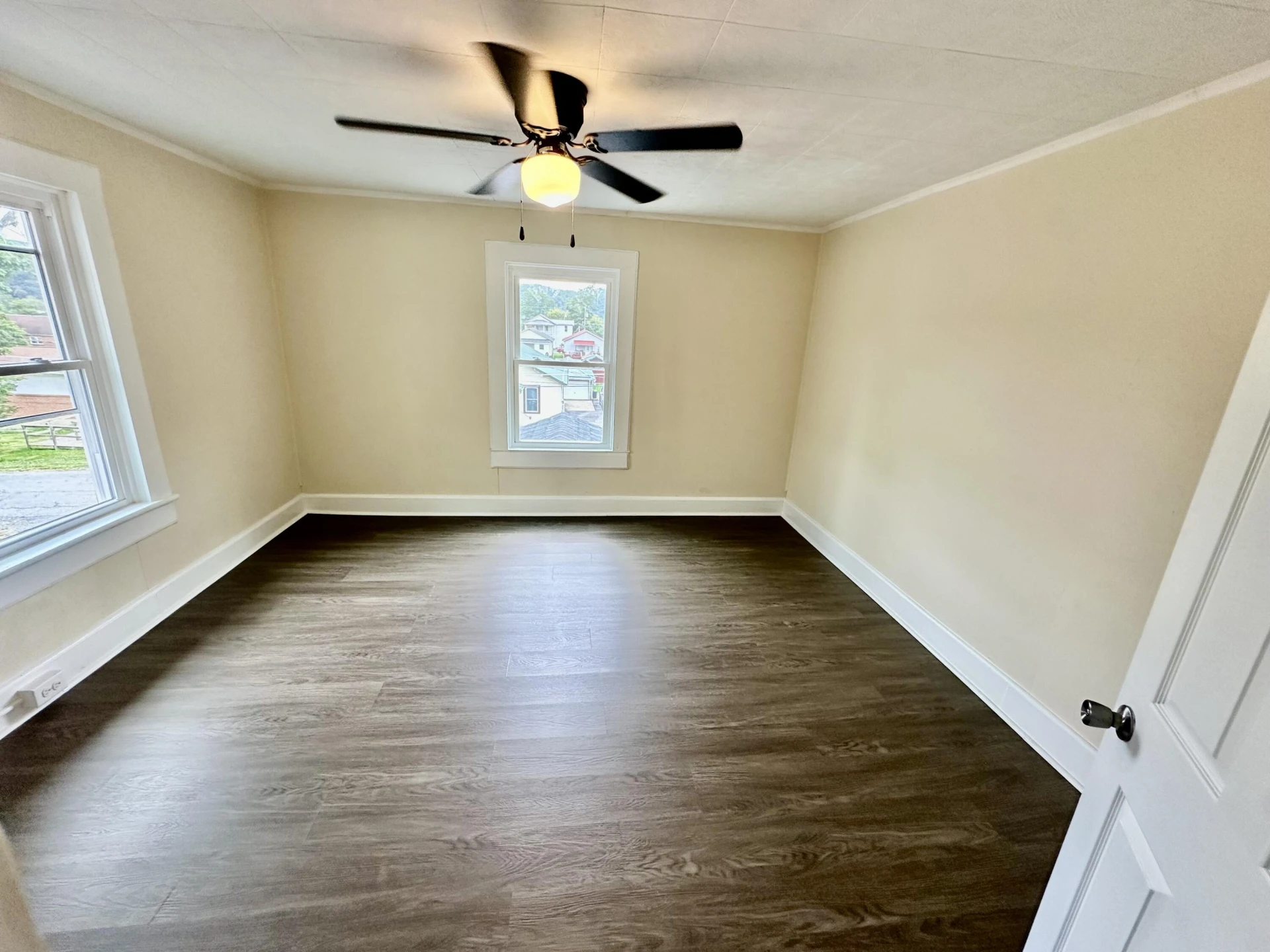 2321 S Lewis Ave - Photo 12