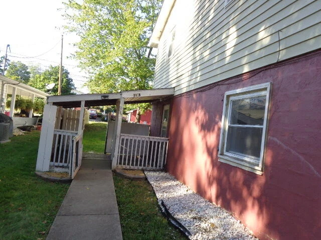 213 E 35th St - Photo 15