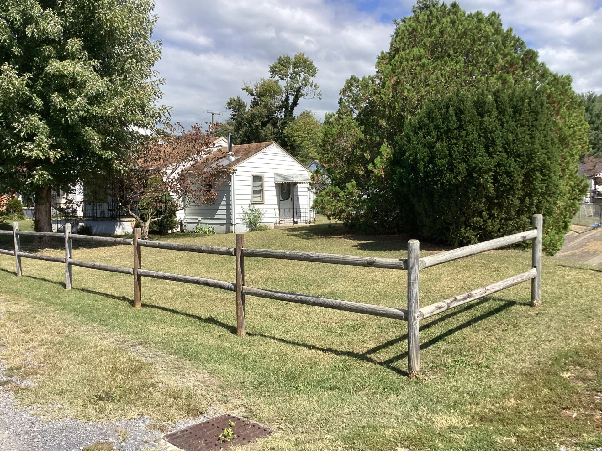 1746 Walnut Ave - Photo 2