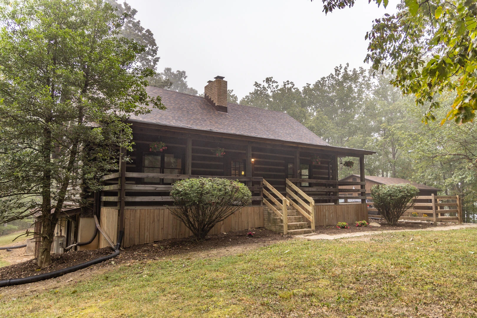 2401 Laurel Ridge Dr - Photo 4