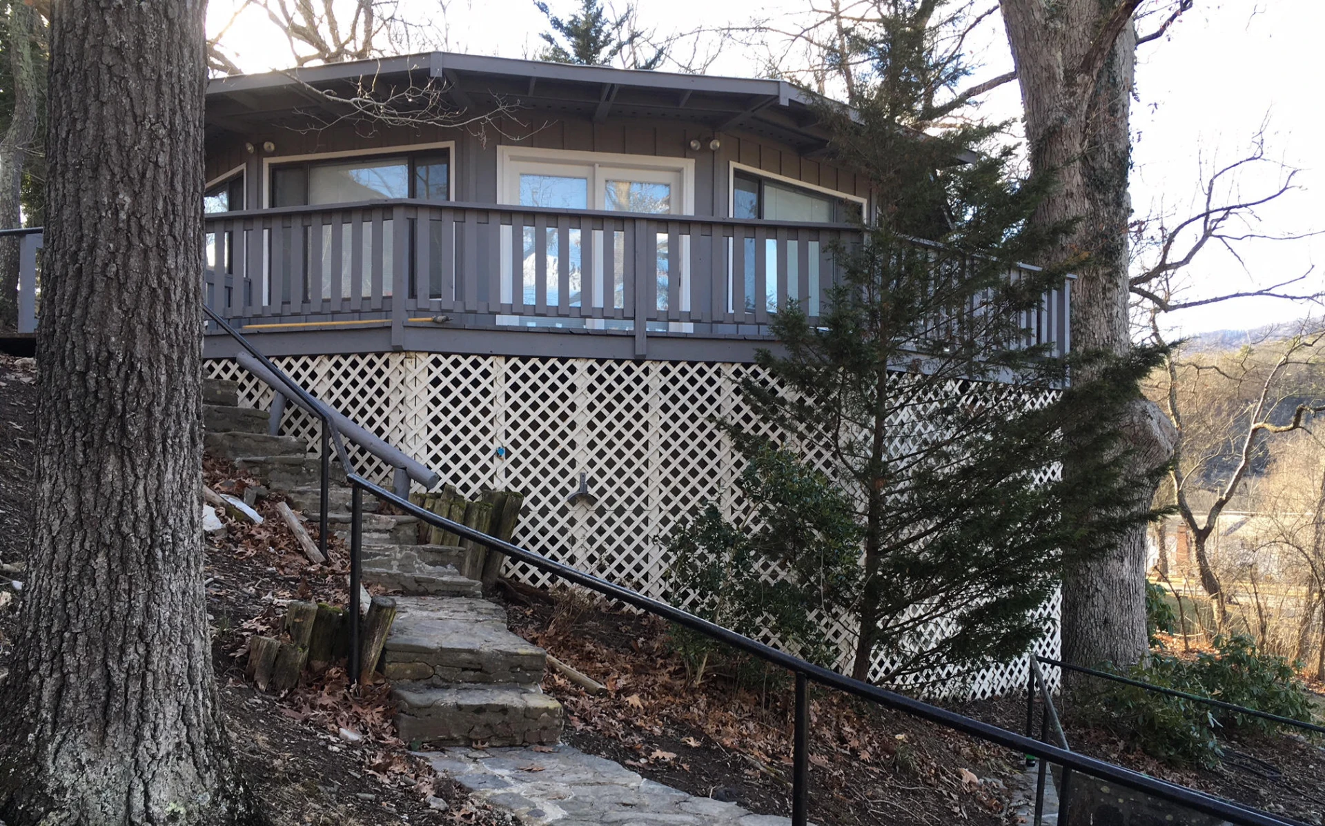 105 Clearwater Dr