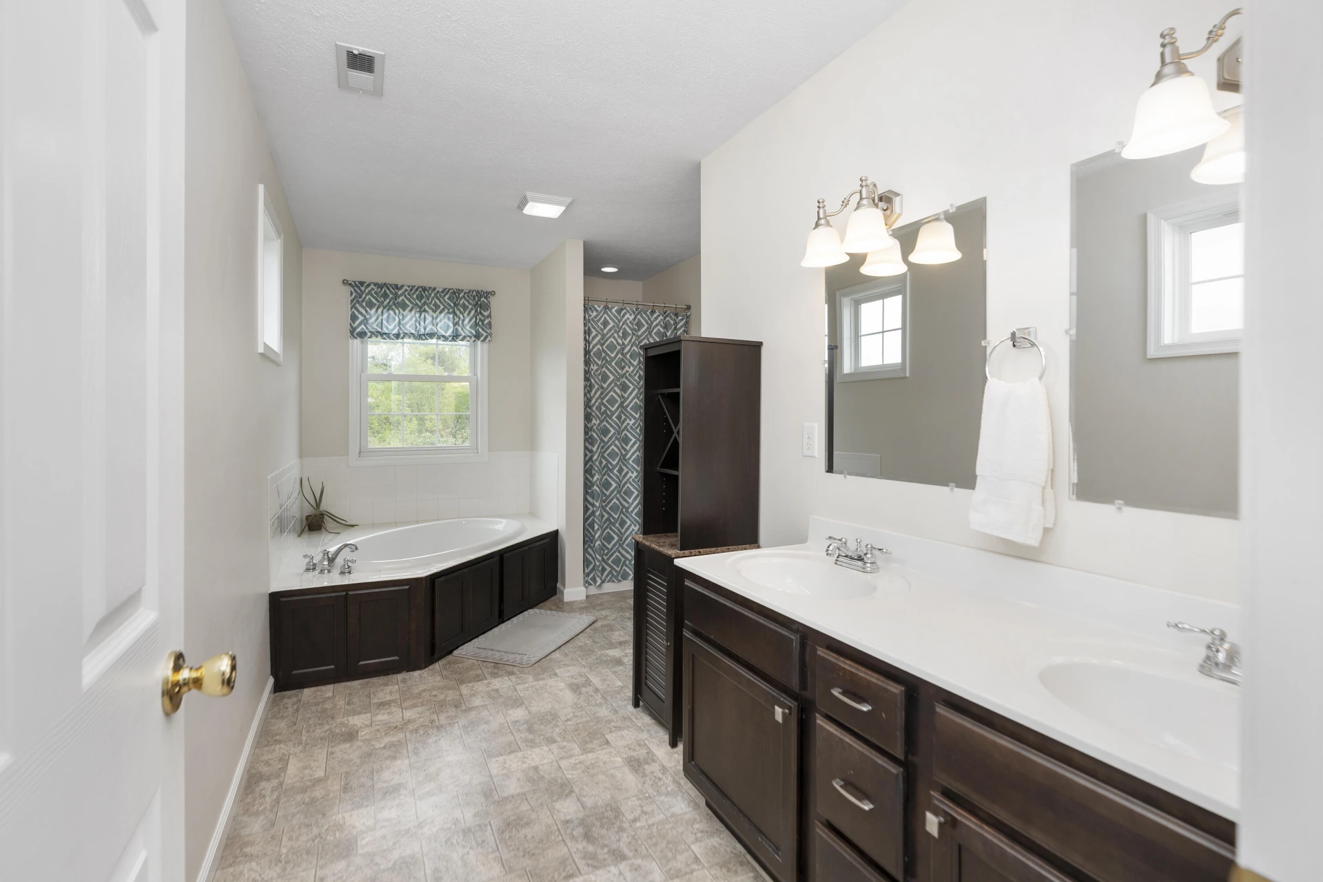145 Thoroughbred Cir - Photo 16